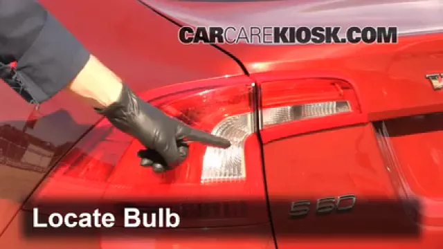 2012 Volvo S60 T5 2.5L 5 Cyl. Turbo Éclairage Feu clignotant arrière (remplacer l'ampoule)